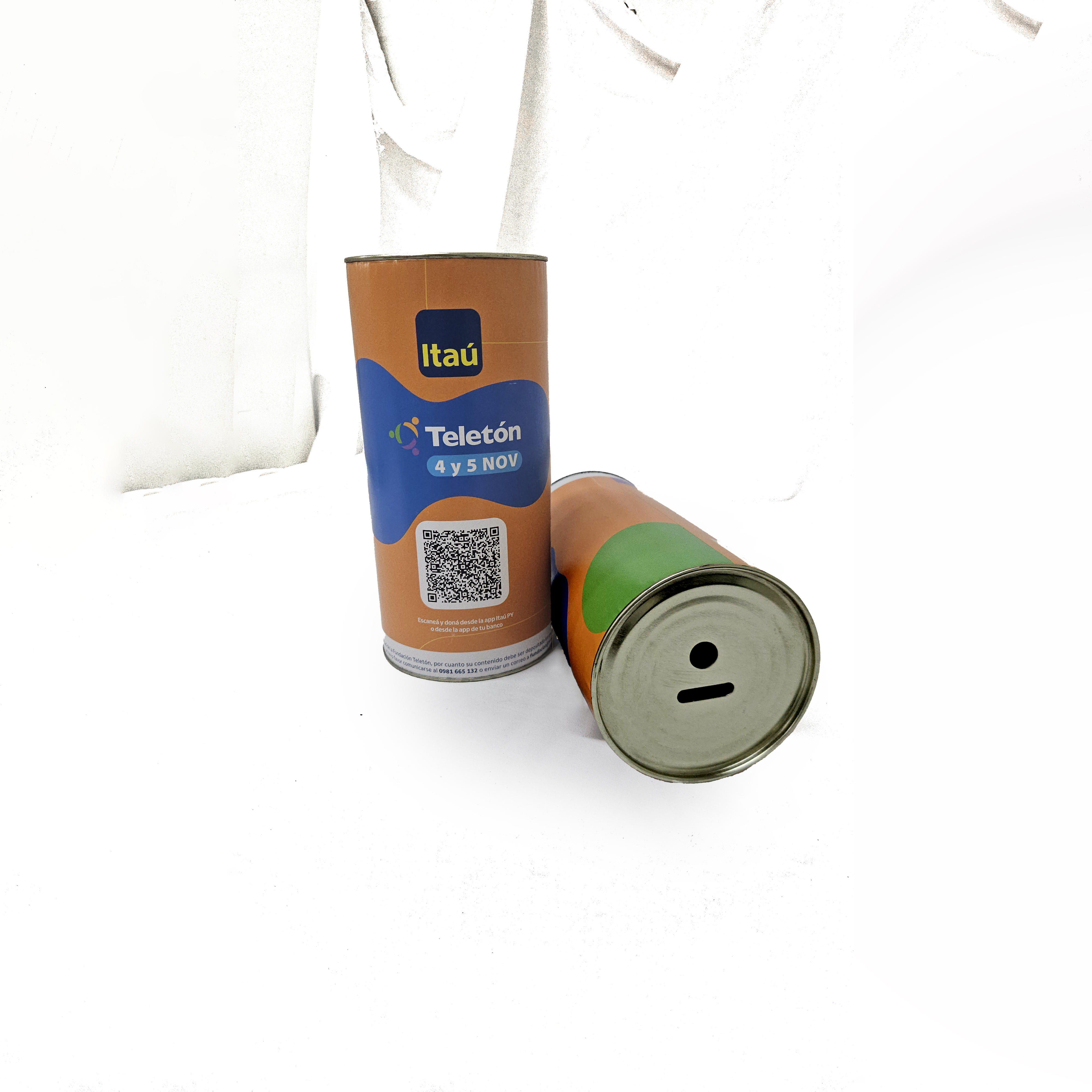 Alcancía tubular personalizada.